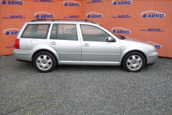 Volkswagen Golf 1,6 i 77KW,ČR,COMFORT,KLIMA.