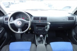 Volkswagen Golf 1,6 i 77KW,ČR,COMFORT,KLIMA.