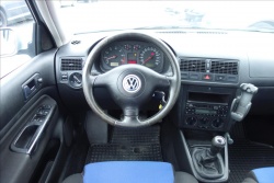 Volkswagen Golf 1,6 i 77KW,ČR,COMFORT,KLIMA.