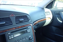 Volvo S60 2,5 T R 154KW LPG,AWD,KINETIC.