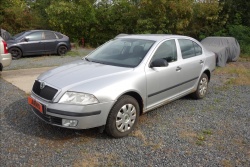 Škoda Octavia 1,6 i 75KW, ČR, SERVIS. KNIHA.