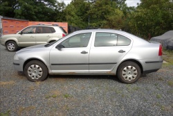 Škoda Octavia 1,6 i 75KW, ČR, SERVIS. KNIHA.