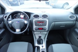 Ford Focus 1,6 i,ČR,1 MAJ.,SERVISNÍ KN.