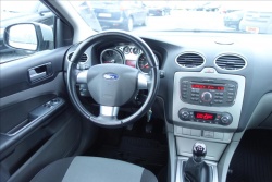 Ford Focus 1,6 i,ČR,1 MAJ.,SERVISNÍ KN.