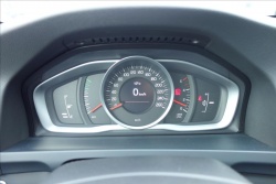 Volvo V60 2,0 D4 133KW,SERV.KN.,MOMENTUM.