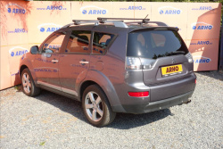 Mitsubishi Outlander 2,0 DI-D, ČR, 1 MAJ., 7MÍST.