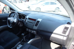 Mitsubishi Outlander 2,0 DI-D, ČR, 1 MAJ., 7MÍST.