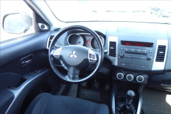 Mitsubishi Outlander 2,0 DI-D, ČR, 1 MAJ., 7MÍST.