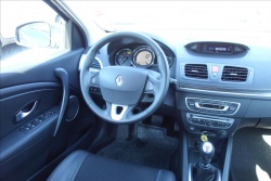 Renault Mégane 1,9 DCi 96KW, ČR, SERVIS.KN.