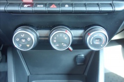 Dacia Duster 1,6 SCe, ČR, 1 MAJ., SERV.KN.