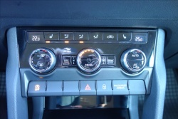 Škoda Karoq 1,5 TSi,ČR,1 MAJ.,SERVIS.KN.