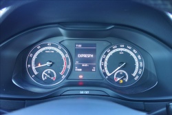 Škoda Karoq 1,5 TSi,ČR,1 MAJ.,SERVIS.KN.
