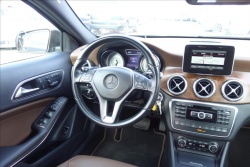 Mercedes-Benz GLA 200d,SERVIS.KN.,4MATIC.