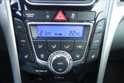 Hyundai i30 1,6 i,ČR,SERVIS.KN.,TRIKOLOR.