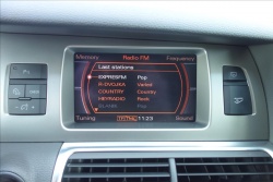 Audi Q7 4,2 i V8 257KW, ČR, QUATTRO.