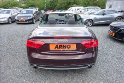 Audi A5 2,0 TFSi 155KW, SERVISNÍ KN.