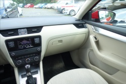 Škoda Octavia 1,6 TDi,ČR,1 MAJ.,SERV.KN.,DSG.