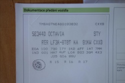 Škoda Octavia 1,6 TDi,ČR,1 MAJ.,SERV.KN.,DSG.