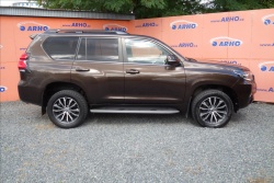 Toyota Land Cruiser 2,8 D-4D, ČR, 1 MAJ., SERV.KN.
