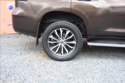 Toyota Land Cruiser 2,8 D-4D, ČR, 1 MAJ., SERV.KN.