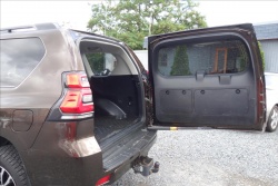 Toyota Land Cruiser 2,8 D-4D, ČR, 1 MAJ., SERV.KN.