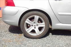 Peugeot 307 1,6 i, ČR, 2 MAJ., SERVIS.KN.