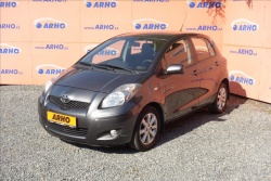 Toyota Yaris 1,3 VVT-i,ČR,1 MAJ.,81TIS.KM.
