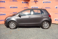 Toyota Yaris 1,3 VVT-i,ČR,1 MAJ.,81TIS.KM.