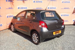 Toyota Yaris 1,3 VVT-i,ČR,1 MAJ.,81TIS.KM.