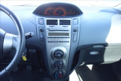 Toyota Yaris 1,3 VVT-i,ČR,1 MAJ.,81TIS.KM.
