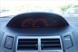 Toyota Yaris 1,3 VVT-i,ČR,1 MAJ.,81TIS.KM.