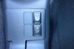 Toyota Yaris 1,3 VVT-i,ČR,1 MAJ.,81TIS.KM.