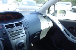 Toyota Yaris 1,3 VVT-i,ČR,1 MAJ.,81TIS.KM.