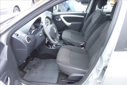 Dacia Sandero 1,2 i 55KW, KLIMATIZACE.