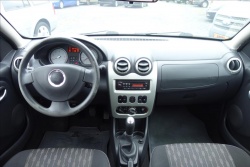 Dacia Sandero 1,2 i 55KW, KLIMATIZACE.