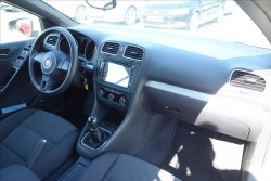 Volkswagen Golf 1,2 TSi 77KW, SERVISNÍ KNIHA.