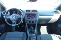 Volkswagen Golf 1,2 TSi 77KW, SERVISNÍ KNIHA.