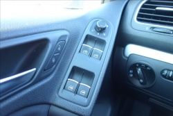 Volkswagen Golf 1,2 TSi 77KW, SERVISNÍ KNIHA.