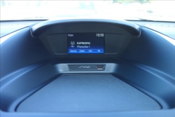 Ford Kuga 1,5 EB, ČR, 1 MAJ., SERVIS.KN.