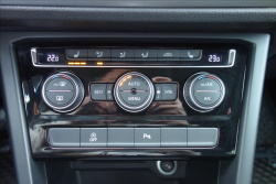 Volkswagen Touran 2,0 TDi 110KW,ČR,SERV.KN.,DSG.
