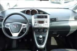 Toyota Verso 1,6 i 97KW, ČR, KLIMATIZACE.