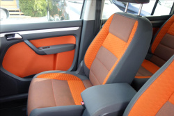 Volkswagen Touran 2,0 TDi,SERV.KN.,CROSS,7 MÍST.