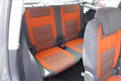 Volkswagen Touran 2,0 TDi,SERV.KN.,CROSS,7 MÍST.