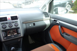 Volkswagen Touran 2,0 TDi,SERV.KN.,CROSS,7 MÍST.