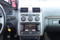 Volkswagen Touran 2,0 TDi,SERV.KN.,CROSS,7 MÍST.