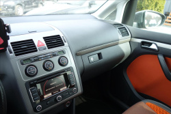 Volkswagen Touran 2,0 TDi,SERV.KN.,CROSS,7 MÍST.