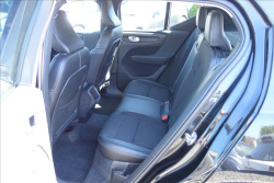 Volvo XC40 2,0 D4, ČR, SERVIS.KN., AWD.
