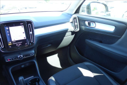 Volvo XC40 2,0 D4, ČR, SERVIS.KN., AWD.