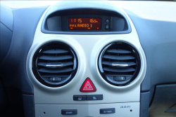 Opel Corsa 1,2 i, ČR, SERV.KN., 44TIS.KM.