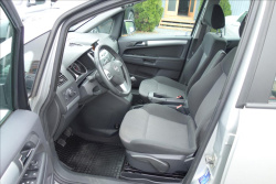 Opel Zafira 1,8 i 103KW,ČR,1 MAJ.,7 MÍST.